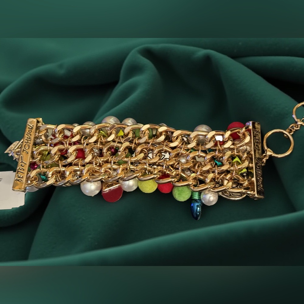 Betsey Johnson NWT Festive Fun Retro Chunky Christmas Charm Bracelet (J162) - Picture 4 of 12